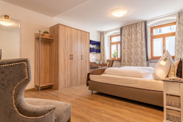 Room 60 of 64