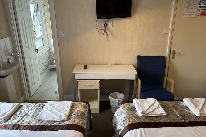 Room 9 of 118