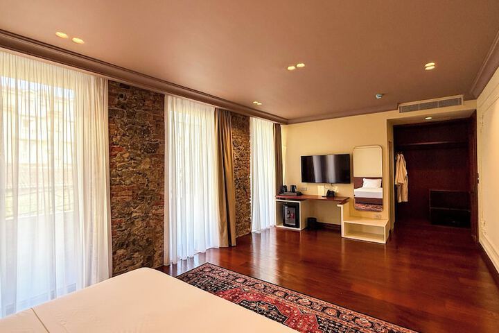 Room 57 of 96