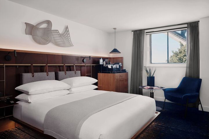 Room 40 of 164