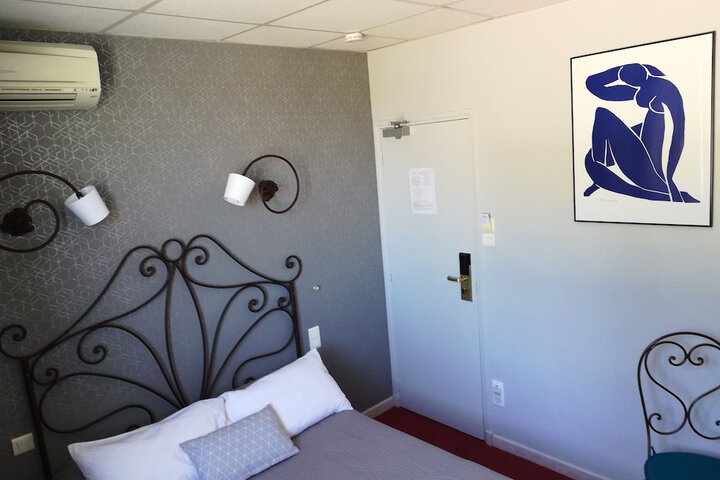 Room 5 of 42