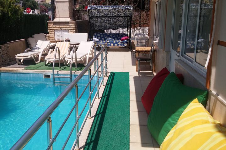 Pool 9 of 16