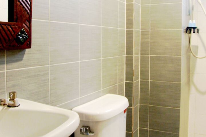 Room 10 of 28
