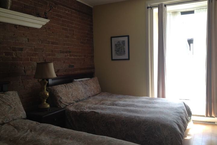 Room 11 of 39