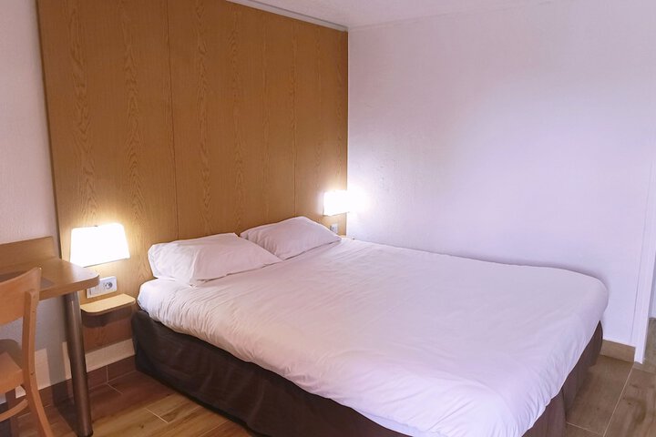 Room 8 of 35