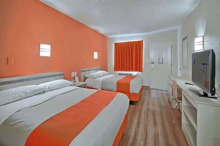 Room 5 of 12