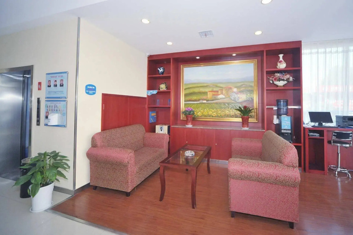 Room 3 of 8