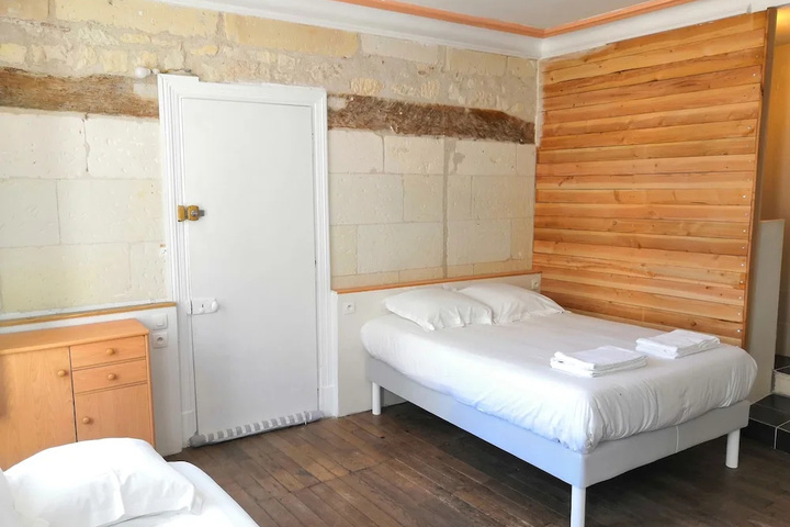 Room 3 of 10