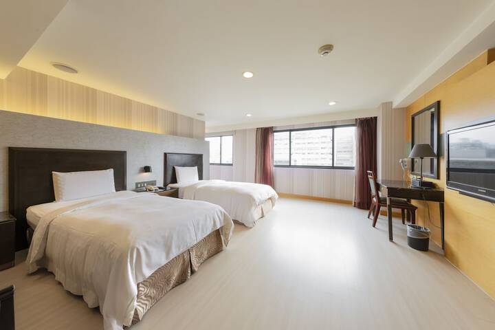 Room 10 of 24