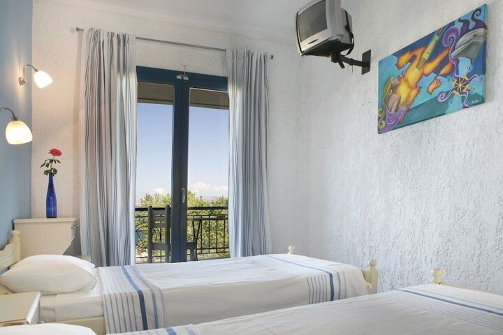 Room 2 of 84