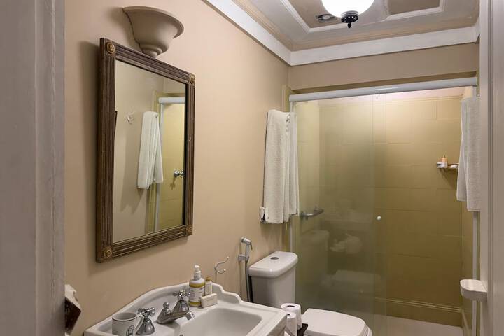 Room 15 of 48