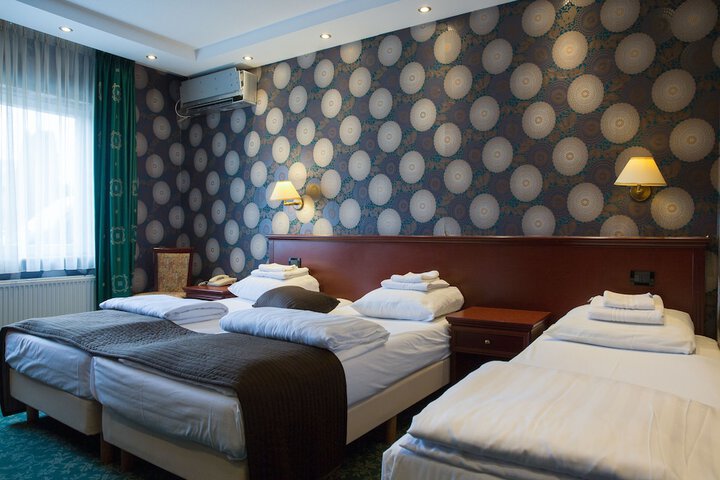 Room 19 of 40