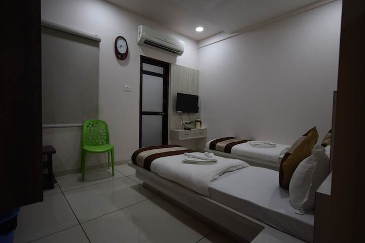 Room 25 of 36