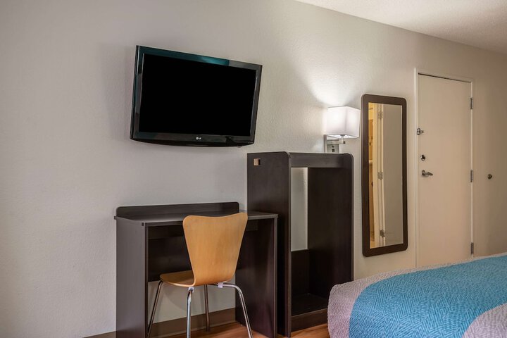 Room 13 of 46
