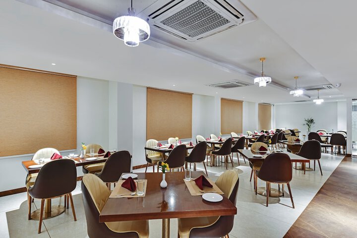 Dining 37 of 63