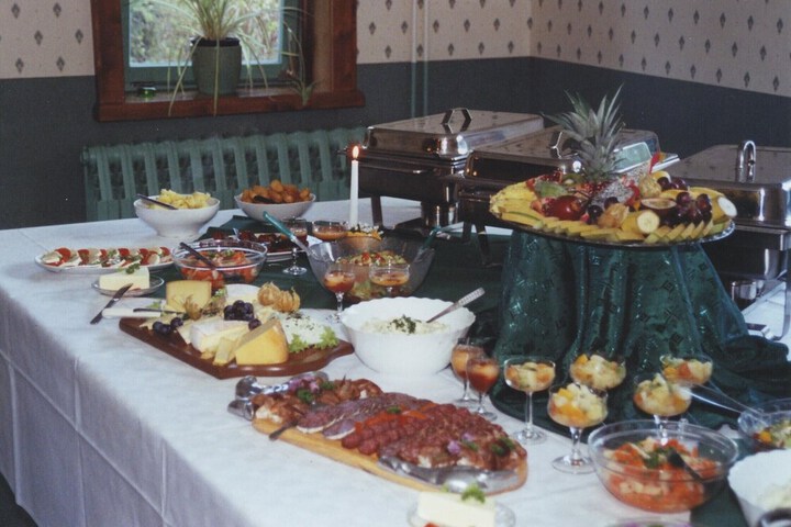 Dining 10 of 12