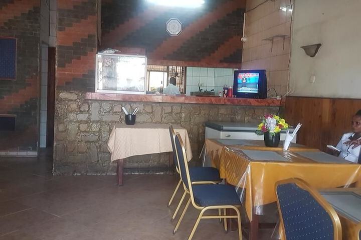 Dining 8 of 8