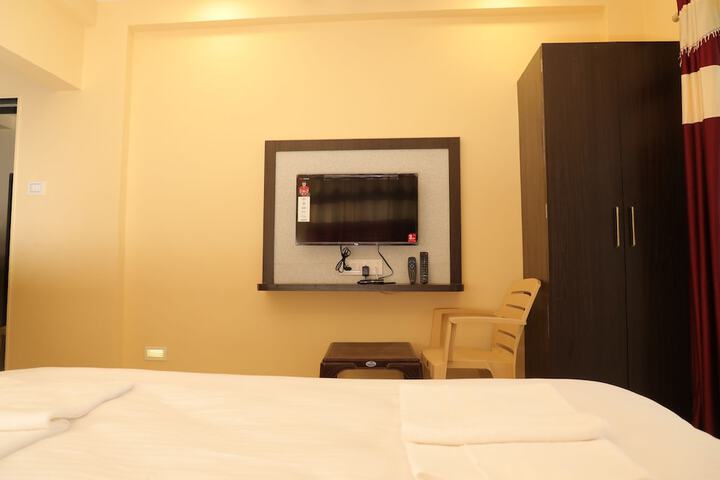 Room 7 of 9