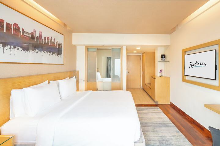 Room 9 of 40