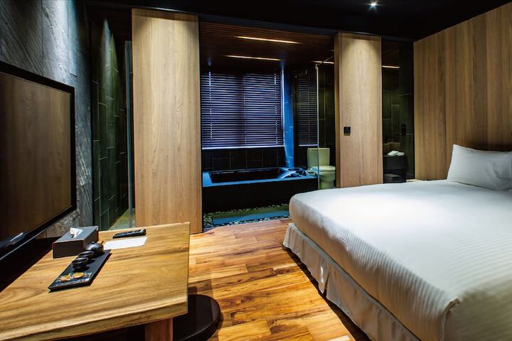 Room 13 of 47