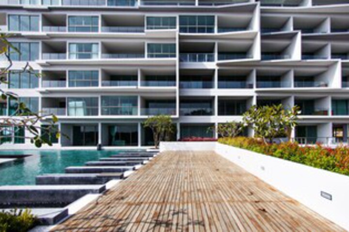 Sundeck 86 of 92