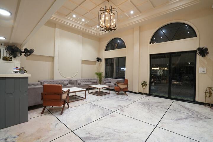 Hotel Square 36