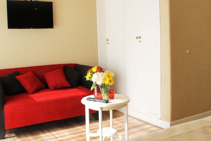 Room 6 of 15