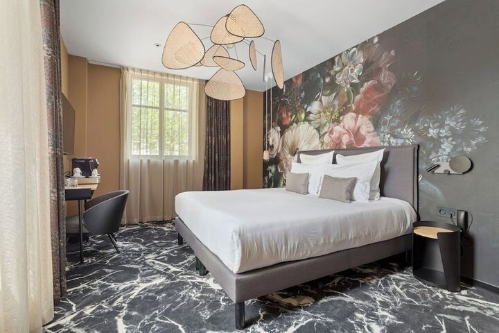 Room 8 of 38