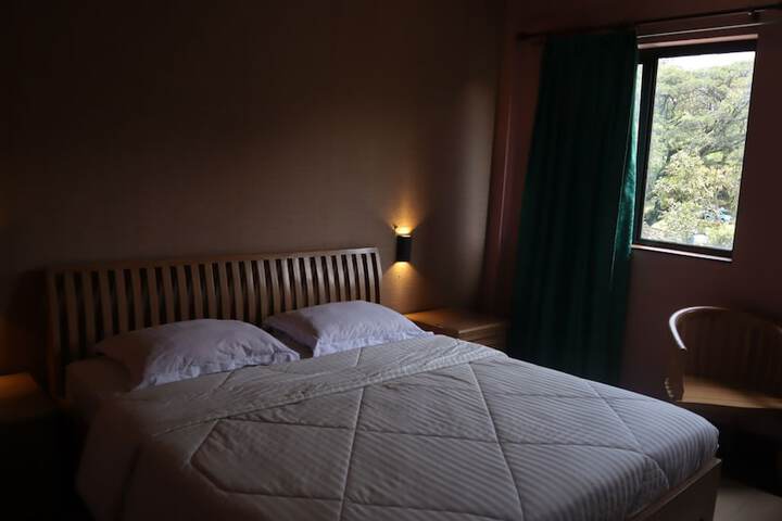 Room 6 of 15