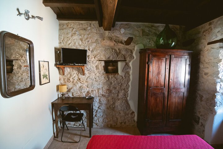 Room 9 of 115