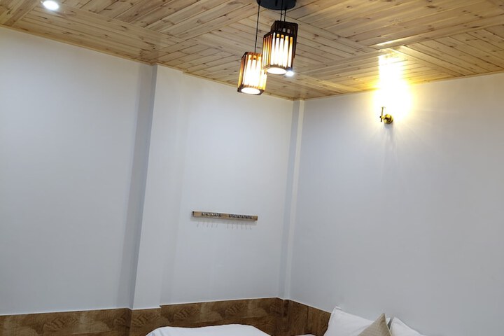 Room 13 of 25