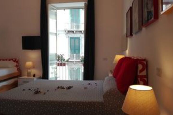 Room 33 of 47