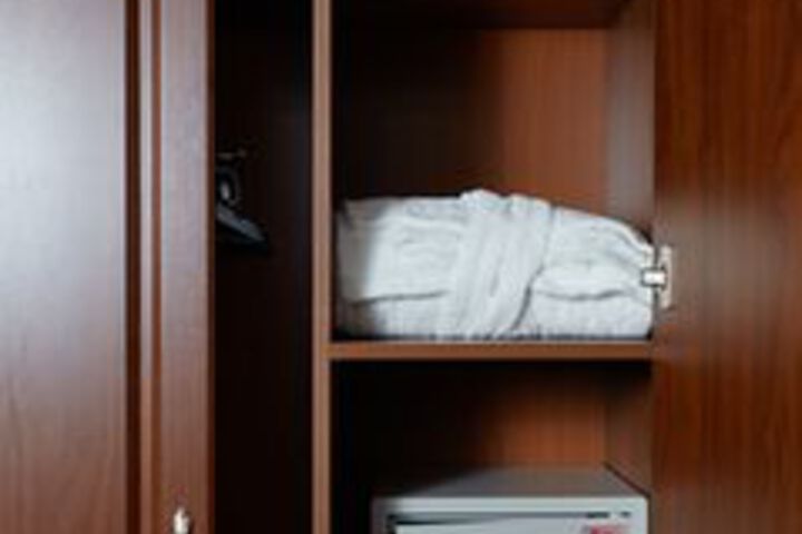 Room 22 of 34
