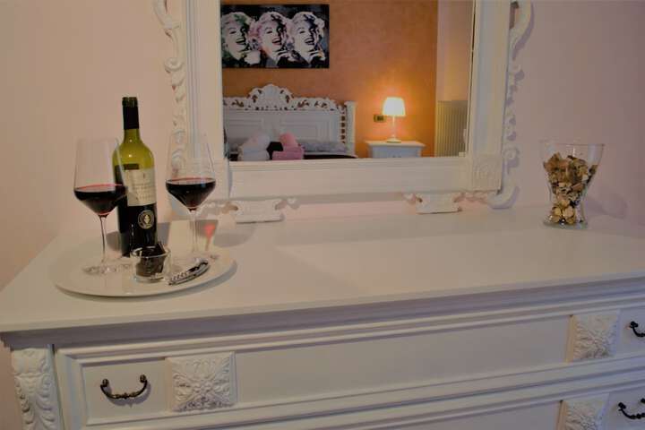 Room 15 of 23