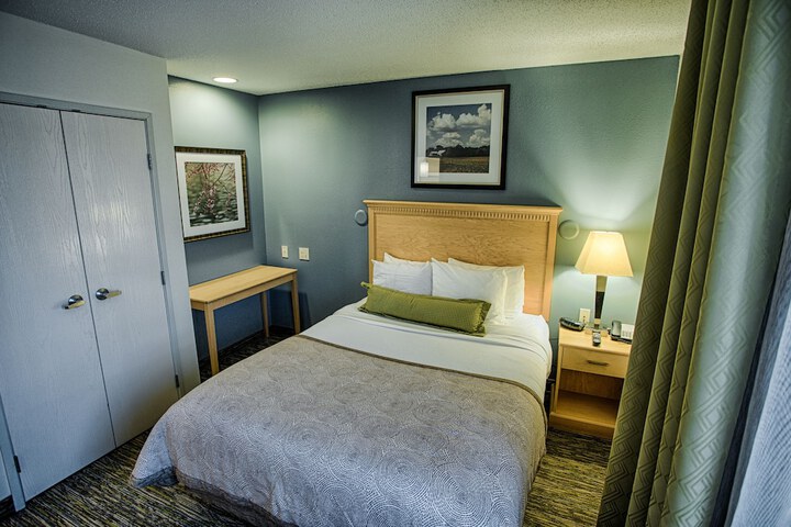 1 Queen Studio Suite (8 of 42)