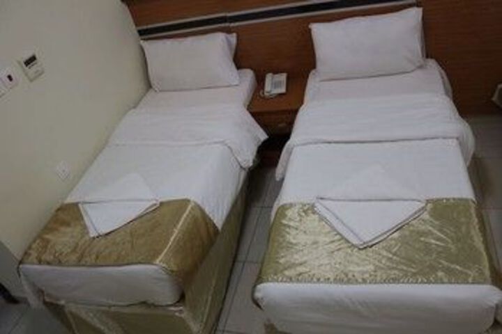 Room 4 of 17