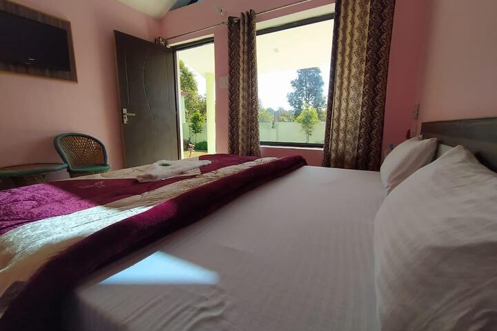 Room 8 of 15