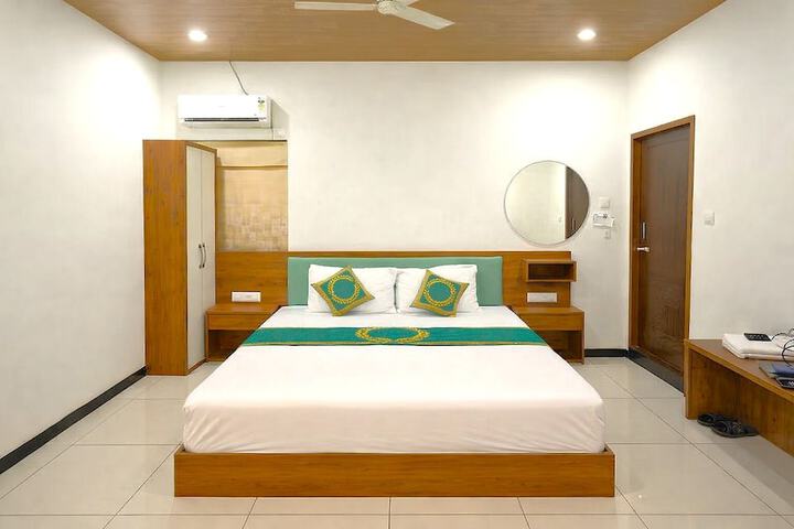 Room 25 of 38