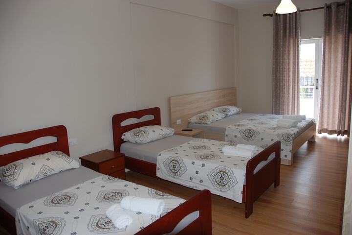 Room 13 of 152
