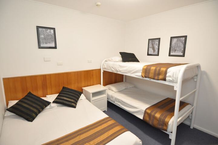 Room 2 of 25