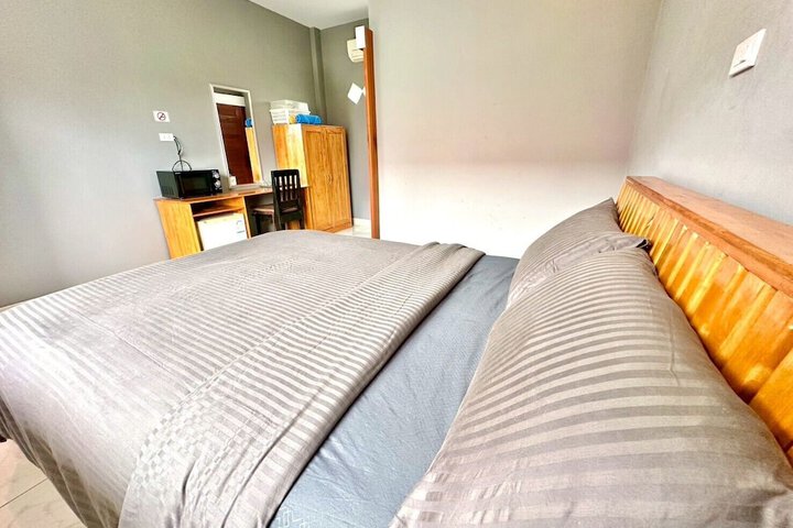 Room 53 of 177