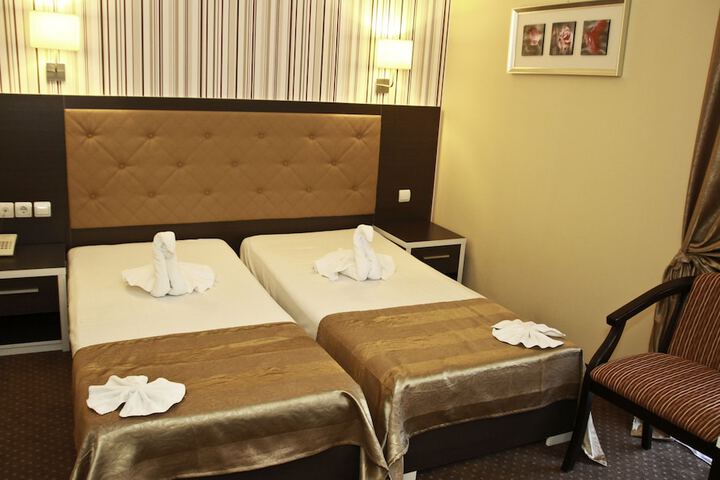 Room 4 of 70