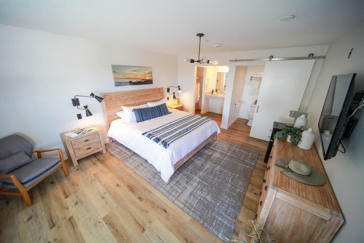 Room 6 of 38