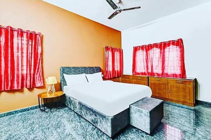 Room 6 of 14