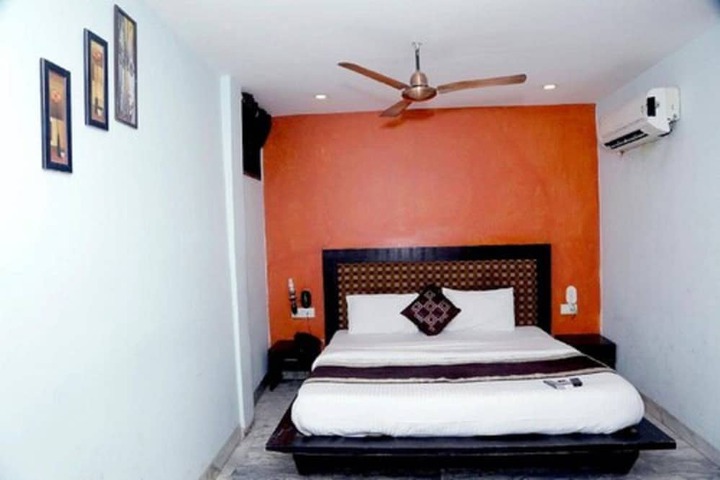 Room 16 of 35