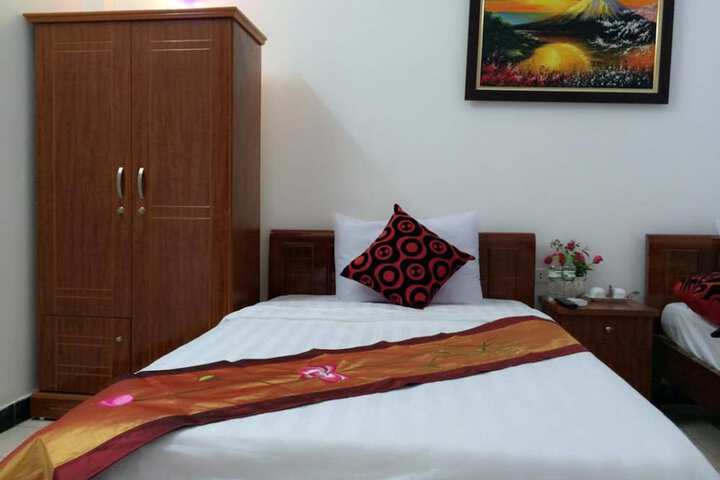Room 17 of 40