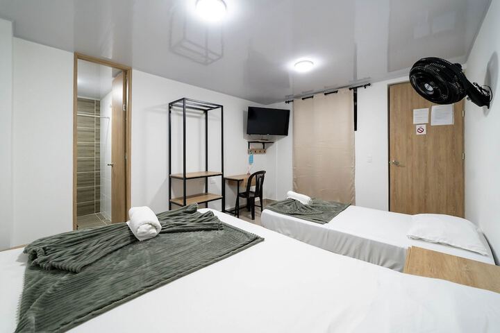 Room 31 of 122