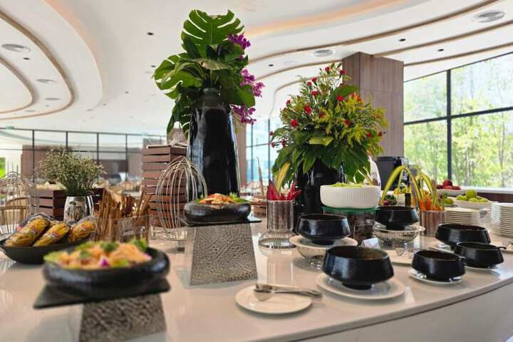 Breakfast/Coffee Service 63 of 78