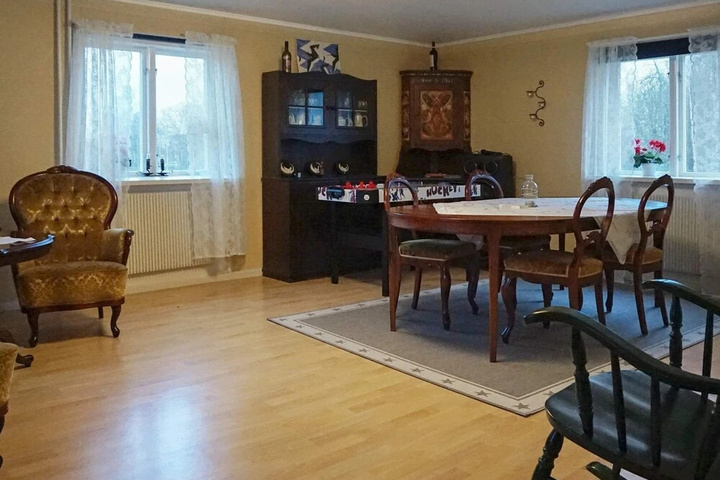 Room 2 of 16