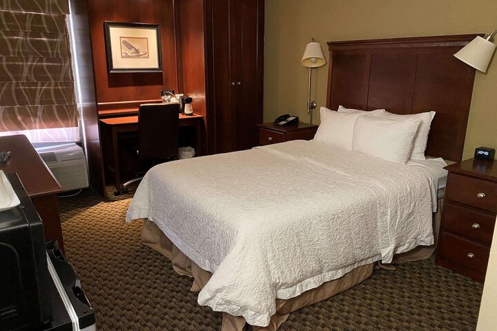 2 Double Beds Bathtub (3 of 12)